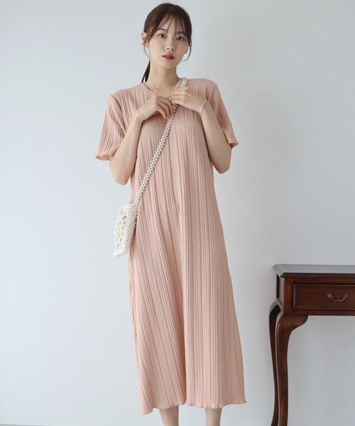 プリーツワンピース