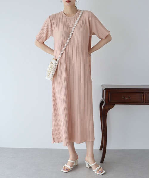 プリーツワンピース