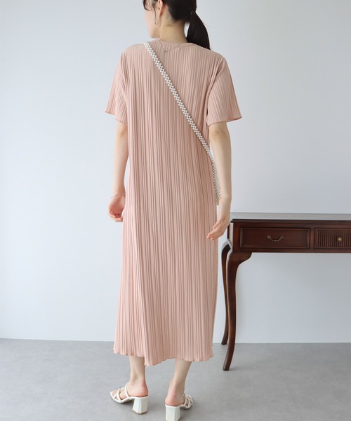 プリーツワンピース