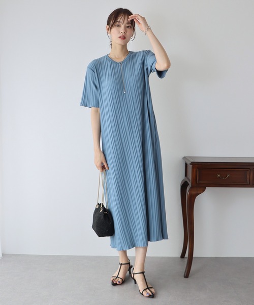 プリーツワンピース