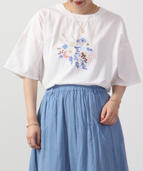Emago(イマゴ)の「EMAGO フラワー刺繍5分袖ブラウス(シャツ/ブラウス・レディース・ホワイト/グリーン/ベージュ・FREE)」の5枚目の写真
