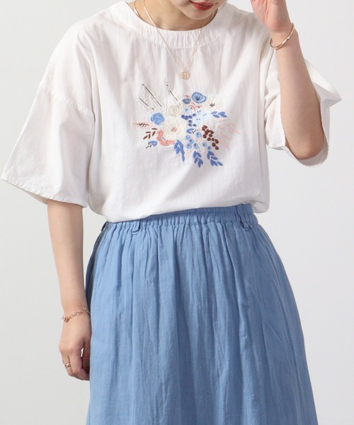 Emago(イマゴ)の「EMAGO フラワー刺繍5分袖ブラウス(シャツ/ブラウス・レディース・ホワイト/グリーン/ベージュ・FREE)」の6枚目の写真