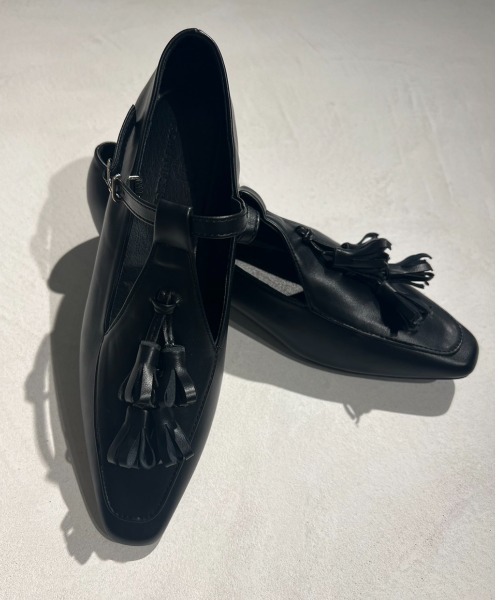 Birthday room（バースデイルーム）の「タッセル付きフラットシューズ（ローファー・レディース・ブラック・24.5/23.5）」の4枚目の写真