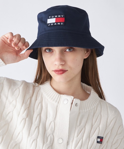 tommy jeans(トミー ジーンズ)の「ヘリテージバケットハット(キャップ・メンズ・ブラック/ネイビー・FREE)」の2枚目の写真