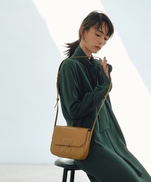 IACUCCI（イアクッチ）の「アバ SD SPECCHIO（ショルダーバッグ・レディース）」