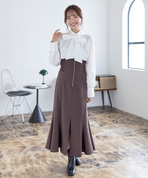 clear（クリア）の「クロップド丈ボウタイブラウス≪STAY MOTION≫（シャツ/ブラウス・レディース・オフホワイト/ブルー/ブラック・F）」の8枚目の写真