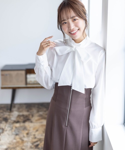 clear（クリア）の「クロップド丈ボウタイブラウス≪STAY MOTION≫（シャツ/ブラウス・レディース・オフホワイト/ブルー/ブラック・F）」の16枚目の写真