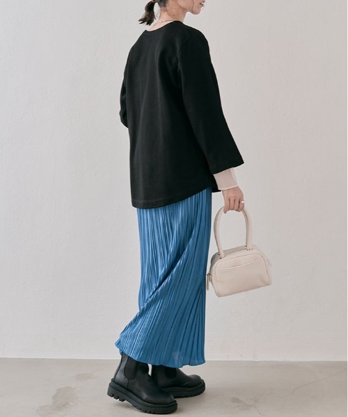 kirakiraShop（キラキラショップ）の「深Vネックスウェットプルオーバー（スウェット・レディース・カーキ/ブラック/クリーム/ブルー・FREE）」の11枚目の写真