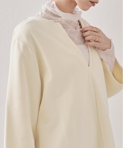 kirakiraShop（キラキラショップ）の「深Vネックスウェットプルオーバー（スウェット・レディース・カーキ/ブラック/クリーム/ブルー・FREE）」の21枚目の写真