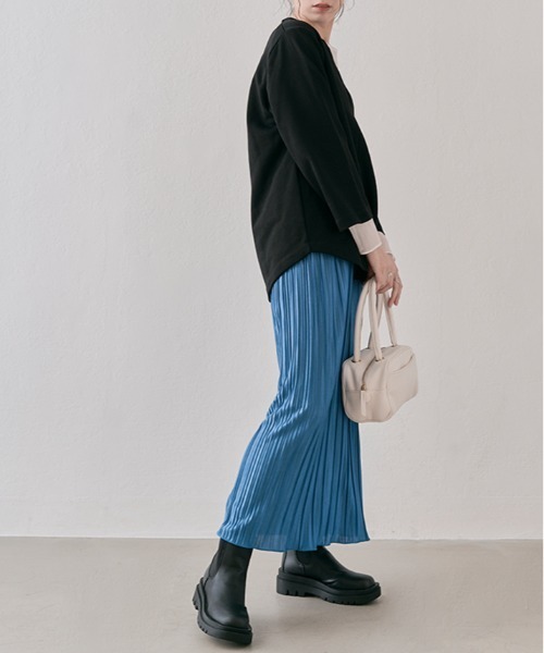 kirakiraShop（キラキラショップ）の「深Vネックスウェットプルオーバー（スウェット・レディース・カーキ/ブラック/クリーム/ブルー・FREE）」の8枚目の写真