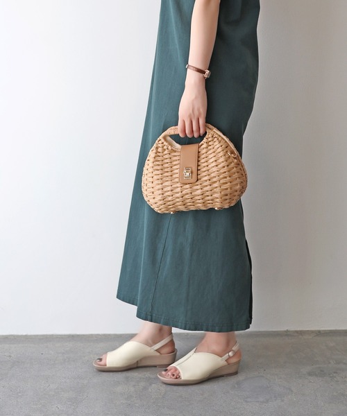 MODE KAORI(モードカオリ)の「Vカットカバードプラットサンダル/35745(サンダル・レディース・オリーブ/アイボリー/ブラック・S/M/L)」の9枚目の写真