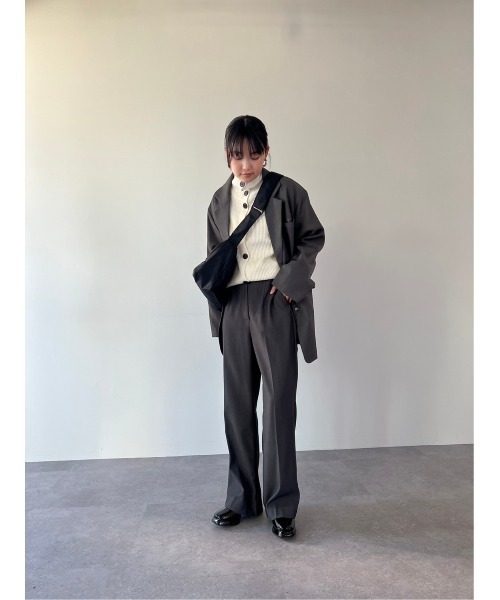 HANNE(アン)の「センタープレスストレートパンツ(スラックス・レディース・チャコールグレー/ブラック/ベージュ・FREE)」の13枚目の写真