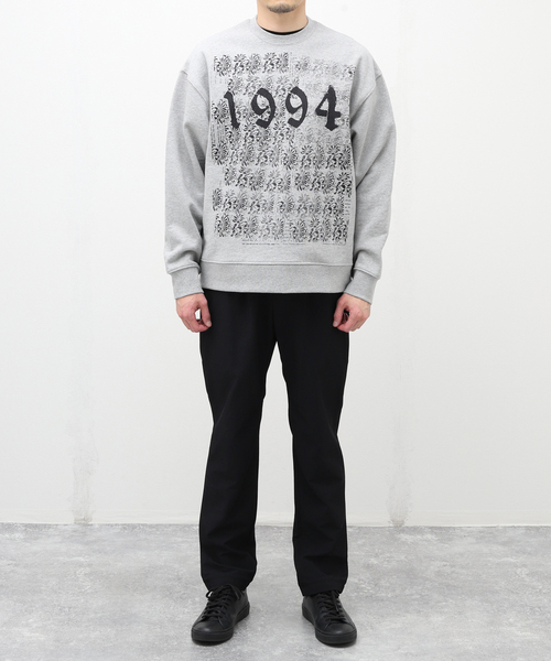 EDIFICE（エディフィス）の「【TEXTILE PAINT】クルーネック スウェット（スウェット・メンズ・ブラック/グレー/ホワイト/レッド・MEDIUM/LARGE）」の5枚目の写真