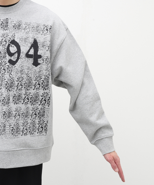 EDIFICE（エディフィス）の「【TEXTILE PAINT】クルーネック スウェット（スウェット・メンズ・ブラック/グレー/ホワイト/レッド・MEDIUM/LARGE）」の11枚目の写真