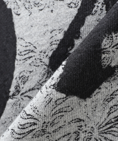 EDIFICE（エディフィス）の「【TEXTILE PAINT】クルーネック スウェット（スウェット・メンズ・ブラック/グレー/ホワイト/レッド・MEDIUM/LARGE）」の22枚目の写真