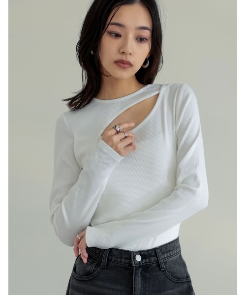 Re:EDIT(リエディ)の「ストレッチリブカットアウトデザイントップス(Tシャツ/カットソー・レディース・ブラック/グレー/ホワイト・LARGE/MEDIUM)」の4枚目の写真