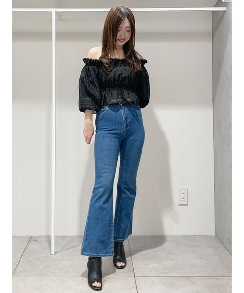 MERCURYDUO（マーキュリーデュオ）の「2WAYオフショルシャーリングクロプドブラウス（シャツ/ブラウス・レディース・ブラック/アイボリー/カーキ/ラベンダー・FREE）」の14枚目の写真