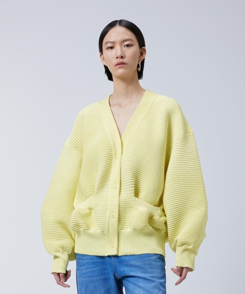 JNBY（ジェーエヌビーワイ）の「V-neck Pleated-pocket Cardigan  