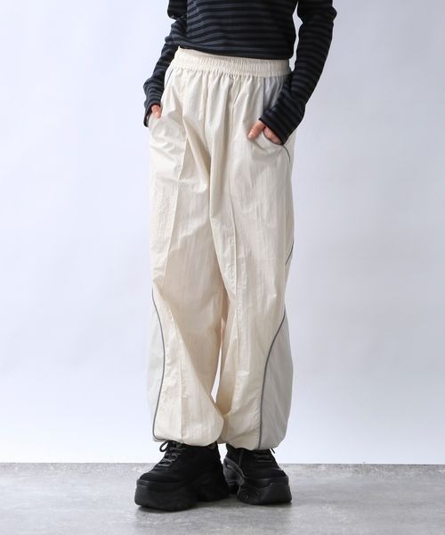 JEANASIS(ジーナシス)の「メッシュキリカエトラックパンツ/108707(その他パンツ・レディース・ホワイト系その他/レッド系その他/ネイビー系・FREE)」の2枚目の写真