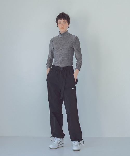 adidas Originals(アディダスオリジナルス)の「adidas originals / ADI CARGO PANTS(アディ カーゴパンツ)(カーゴパンツ・レディース・ブラック・36/34)」の6枚目の写真