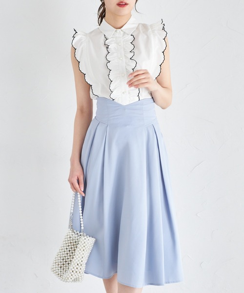 tocco closet(トッコ クローゼット)の「パール釦スカラップフリル配色ブラウス(シャツ/ブラウス・レディース・ライトブルー/オフホワイト・M)」の4枚目の写真