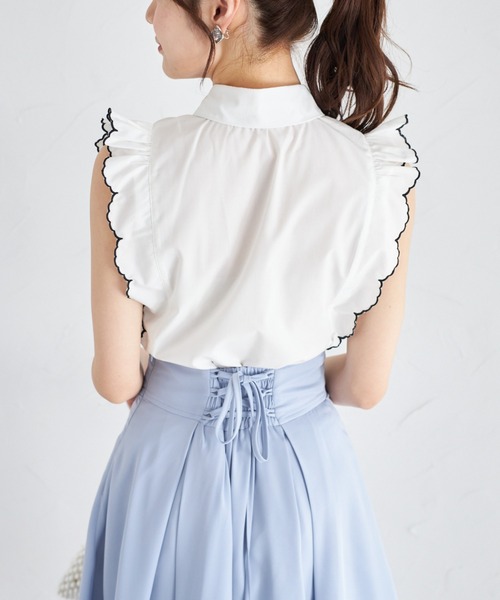 tocco closet(トッコ クローゼット)の「パール釦スカラップフリル配色ブラウス(シャツ/ブラウス・レディース・ライトブルー/オフホワイト・M)」の5枚目の写真