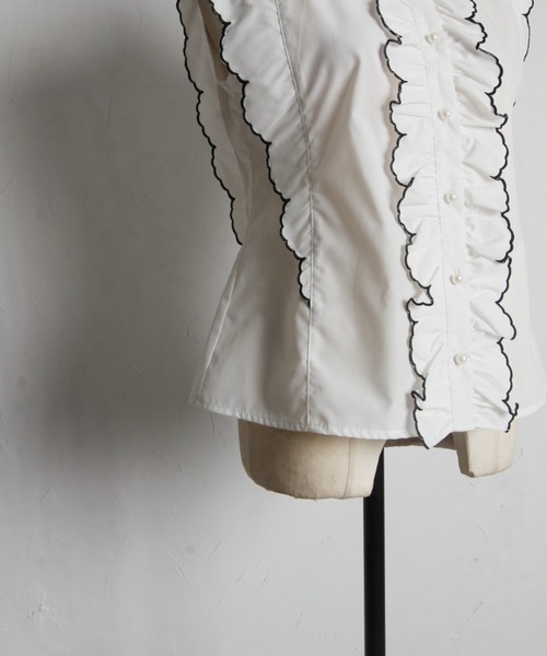 tocco closet(トッコ クローゼット)の「パール釦スカラップフリル配色ブラウス(シャツ/ブラウス・レディース・ライトブルー/オフホワイト・M)」の14枚目の写真