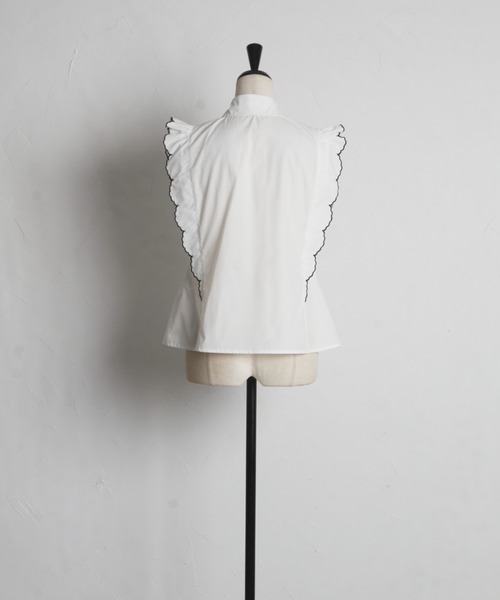 tocco closet(トッコ クローゼット)の「パール釦スカラップフリル配色ブラウス(シャツ/ブラウス・レディース・ライトブルー/オフホワイト・M)」の12枚目の写真