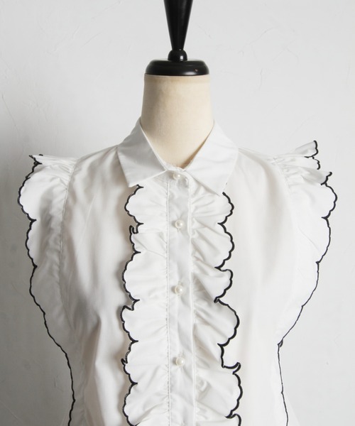 tocco closet(トッコ クローゼット)の「パール釦スカラップフリル配色ブラウス(シャツ/ブラウス・レディース・ライトブルー/オフホワイト・M)」の15枚目の写真