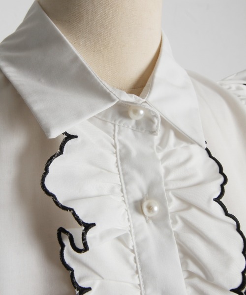 tocco closet(トッコ クローゼット)の「パール釦スカラップフリル配色ブラウス(シャツ/ブラウス・レディース・ライトブルー/オフホワイト・M)」の17枚目の写真
