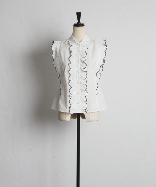tocco closet(トッコ クローゼット)の「パール釦スカラップフリル配色ブラウス(シャツ/ブラウス・レディース・ライトブルー/オフホワイト・M)」の11枚目の写真