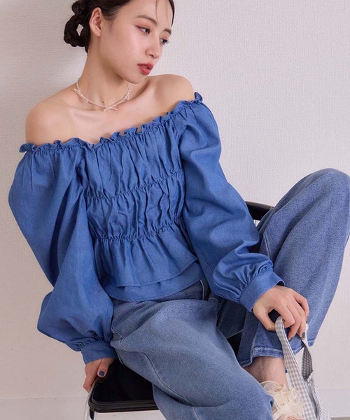 one after another NICE CLAUP（ワンアフターアナザーナイスクラップ）の「バックレースアップシャーリングブラウス（シャツ/ブラウス・レディース・ベージュ系その他/オフホワイト/ブルー・FREE）」の3枚目の写真