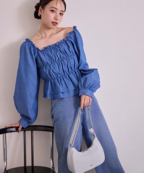 one after another NICE CLAUP（ワンアフターアナザーナイスクラップ）の「バックレースアップシャーリングブラウス（シャツ/ブラウス・レディース・ベージュ系その他/オフホワイト/ブルー・FREE）」の4枚目の写真