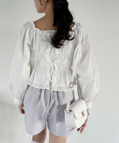 one after another NICE CLAUP（ワンアフターアナザーナイスクラップ）の「バックレースアップシャーリングブラウス（シャツ/ブラウス・レディース・ベージュ系その他/オフホワイト/ブルー・FREE）」の14枚目の写真