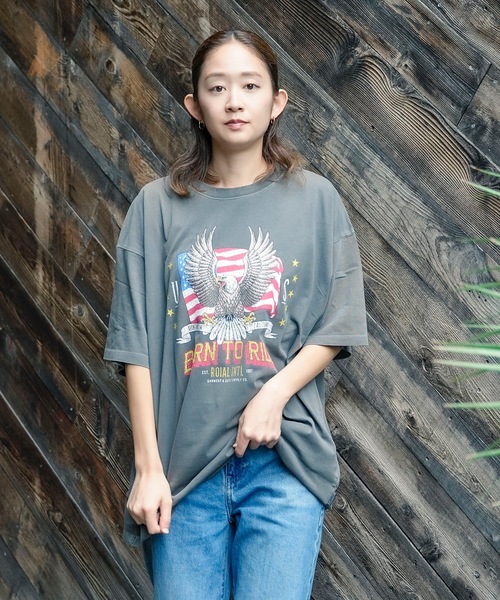 roial（ロイアル）の「DESIGN TEE/ROIAL(ロイアル)リラックスフィット古着風デザイン半袖カットソー（Tシャツ/カットソー・メンズ・ネイビー/グレー/ブラック・LARGE/MEDIUM/X-LARGE）」の7枚目の写真
