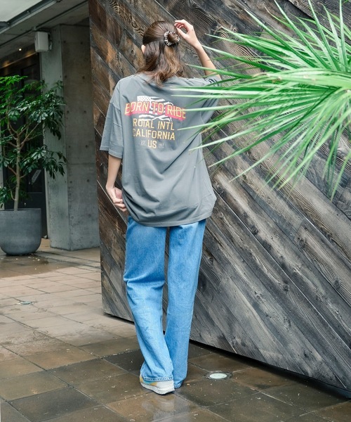 roial（ロイアル）の「DESIGN TEE/ROIAL(ロイアル)リラックスフィット古着風デザイン半袖カットソー（Tシャツ/カットソー・メンズ・ネイビー/グレー/ブラック・LARGE/MEDIUM/X-LARGE）」の5枚目の写真