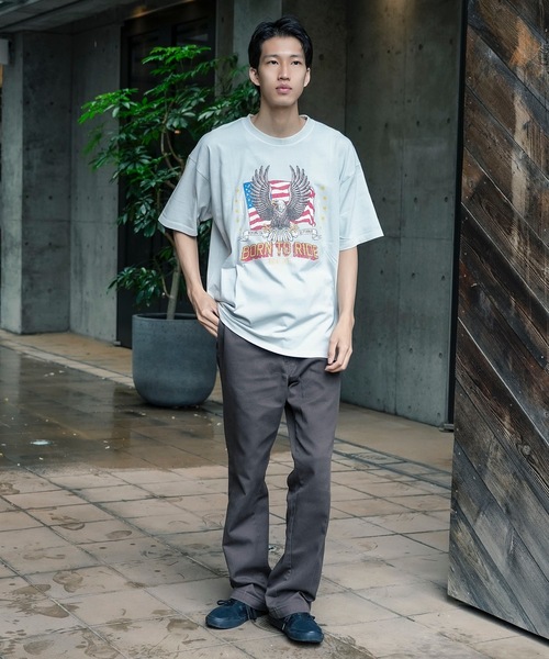 roial（ロイアル）の「DESIGN TEE/ROIAL(ロイアル)リラックスフィット古着風デザイン半袖カットソー（Tシャツ/カットソー・メンズ・ネイビー/グレー/ブラック・LARGE/MEDIUM/X-LARGE）」の11枚目の写真