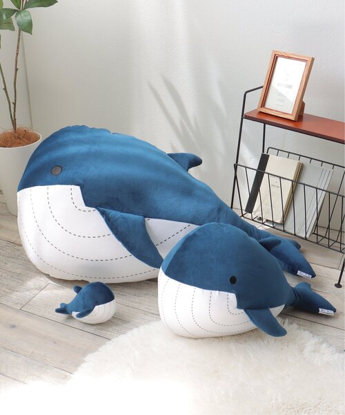 LBC(エルビーシー)の「クジラ クッション M(クッション/クッションカバー・レディース・ネイビー・FREE)」の2枚目の写真