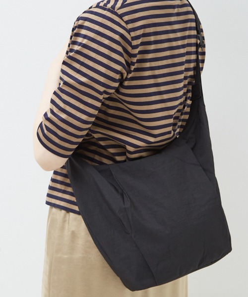 EARTH MADE（アースメイド）の「【WEB限定】【EARTH MADE】ライトナイロンショルダー（ショルダーバッグ・レディース・カーキ/ブラック・フリー）」の2枚目の写真