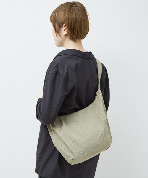 EARTH MADE（アースメイド）の「【WEB限定】【EARTH MADE】ライトナイロンショルダー（ショルダーバッグ・レディース・カーキ/ブラック・フリー）」の4枚目の写真