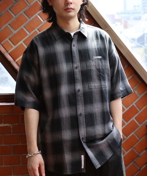GERRY(ジェリー)の「GERRYオンブレチェック半袖シャツ(シャツ/ブラウス・メンズ・アイボリー/ブルー/ブラック・LARGE/X-LARGE/MEDIUM)」の3枚目の写真