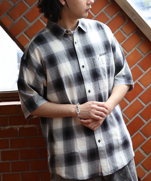 GERRY(ジェリー)の「GERRYオンブレチェック半袖シャツ(シャツ/ブラウス・メンズ・アイボリー/ブルー/ブラック・LARGE/X-LARGE/MEDIUM)」の4枚目の写真
