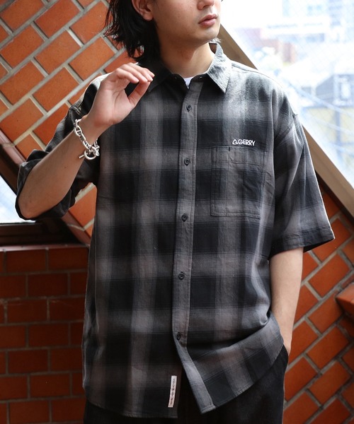 GERRY(ジェリー)の「GERRYオンブレチェック半袖シャツ(シャツ/ブラウス・メンズ・アイボリー/ブルー/ブラック・LARGE/X-LARGE/MEDIUM)」の14枚目の写真