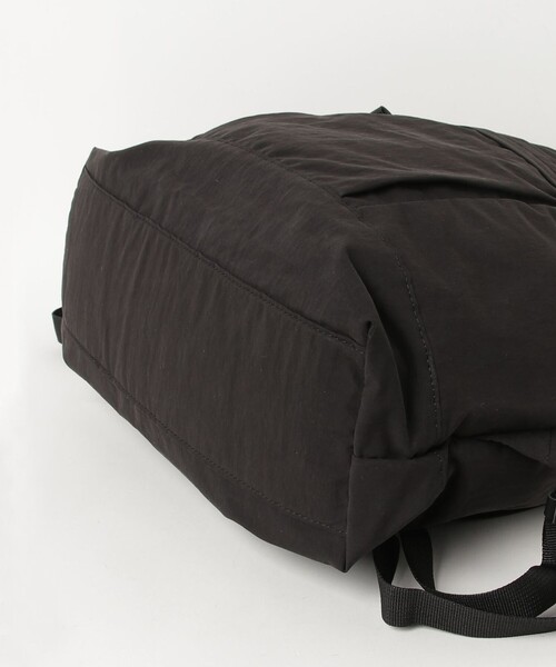 fredy emue（フレディエミュ）の「綿/ナイロン２WAYサック（バックパック/リュック・レディース・ブラック/ベージュ・FREE）」の7枚目の写真
