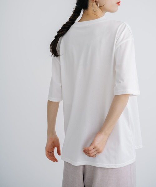 refinedworks(リファインドワークス)の「【refinedworks】 ブランド名をモチーフとしたロゴTシャツ!(Tシャツ/カットソー・レディース・チャコールグレー/ホワイト/ベージュ・FREE)」の7枚目の写真