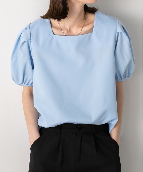 ad thie(アドティエ)の「パフスリーブ 半袖ブラウス(シャツ/ブラウス・レディース・ブルー/オフホワイト/ブラック・FREE)」の1枚目の写真