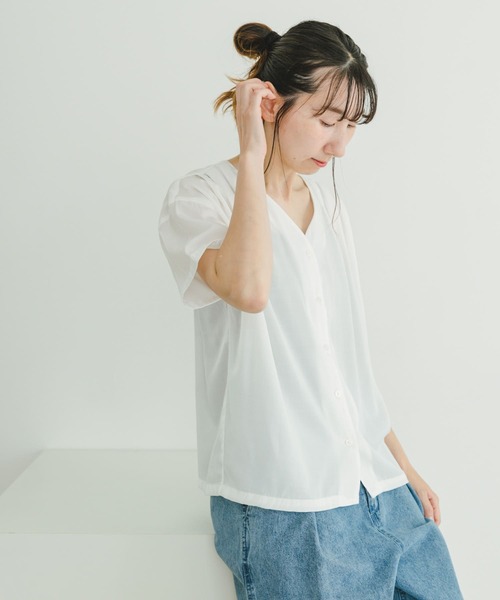 ITEMS URBANRESEARCH（アイテムズ アーバンリサーチ）の「Vネックブラウス（Tシャツ/カットソー・レディース・オフホワイト/グレー系その他/ブラック・FREE）」の4枚目の写真