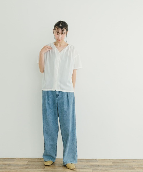 ITEMS URBANRESEARCH（アイテムズ アーバンリサーチ）の「Vネックブラウス（Tシャツ/カットソー・レディース・オフホワイト/グレー系その他/ブラック・FREE）」の12枚目の写真