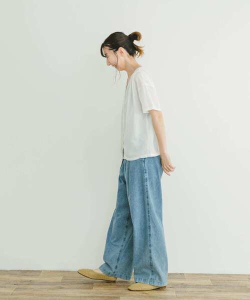 ITEMS URBANRESEARCH（アイテムズ アーバンリサーチ）の「Vネックブラウス（Tシャツ/カットソー・レディース・オフホワイト/グレー系その他/ブラック・FREE）」の13枚目の写真