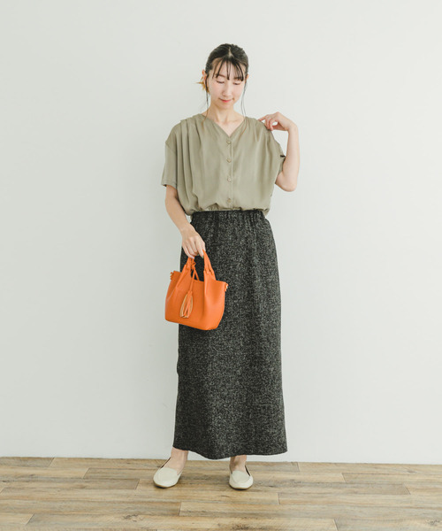 ITEMS URBANRESEARCH（アイテムズ アーバンリサーチ）の「Vネックブラウス（Tシャツ/カットソー・レディース・オフホワイト/グレー系その他/ブラック・FREE）」の22枚目の写真